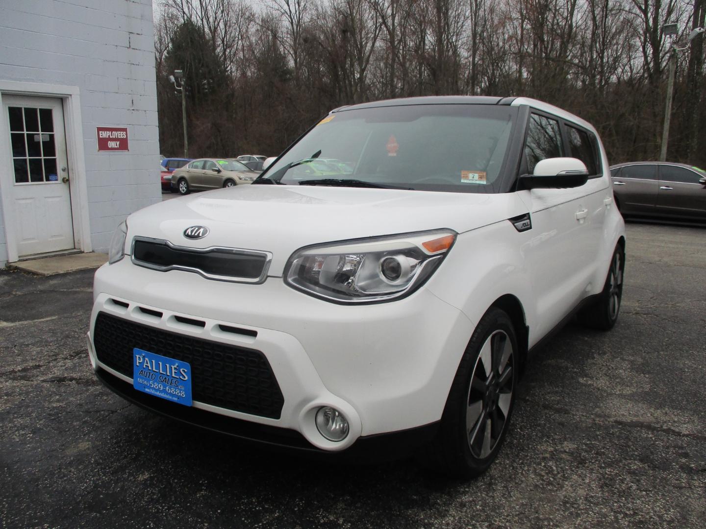 2015 WHITE Kia Soul (KNDJX3A56F7) with an 2.0L L4 DOHC 16V engine, AUTOMATIC transmission, located at 540a Delsea Drive, Sewell, NJ, 08080, (856) 589-6888, 39.752560, -75.111206 - Photo#0